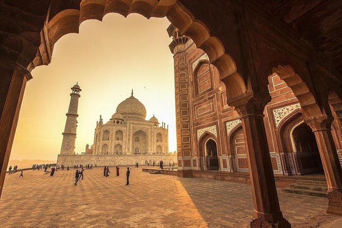 Delhi to Agra Taj Mahal Private Day Trip by Superfast Train